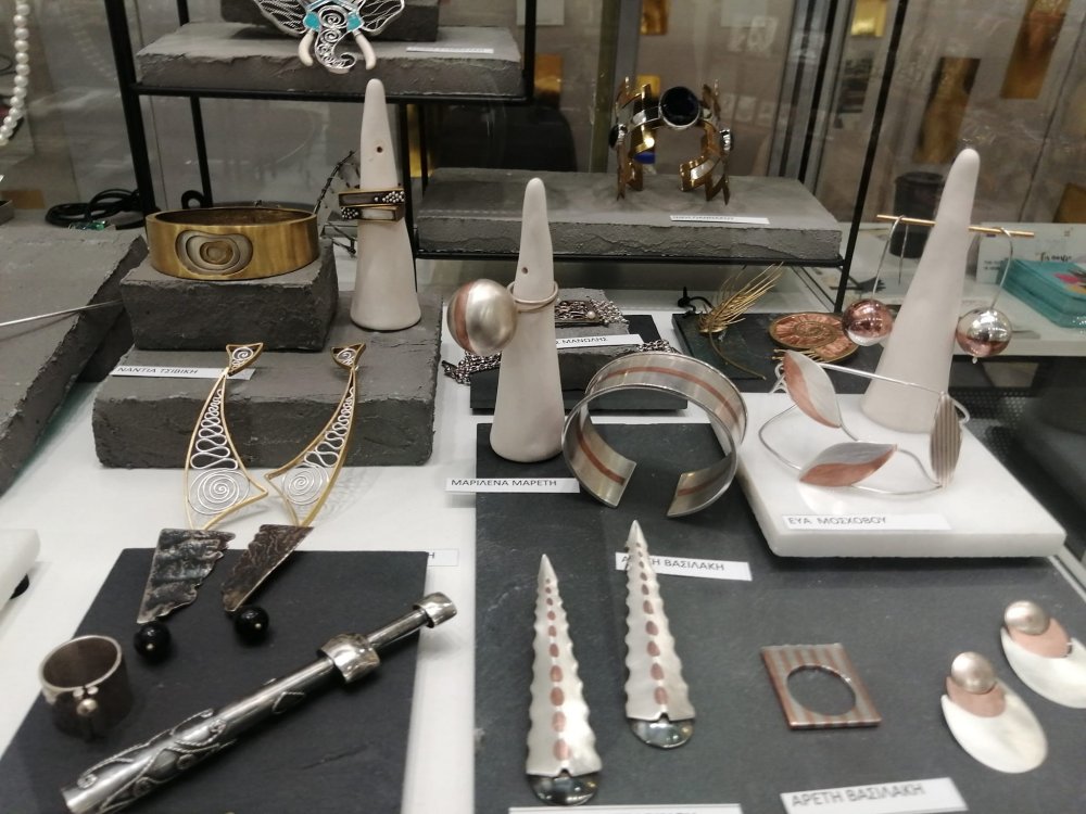 Το τμήμα Κοσμήματος, του Ι.Ι.Ε.Κ Δήμου Βόλου της ΚΕΚΠΑ-ΔΙΕΚ, στην Athens International Jewellery Show.