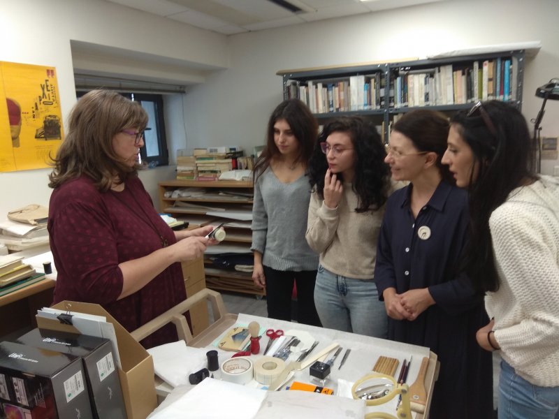 Εκπαιδευτική επίσκεψη της ειδικότητας Συντήρησης Έργων Τέχνης στην Βιβλιοθήκη του Πανεπιστημίου Θεσσαλίας