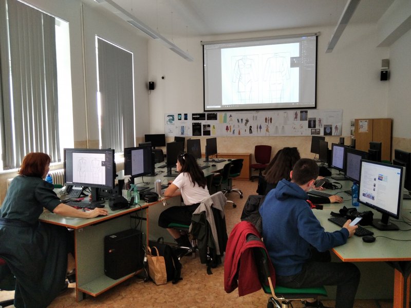 ‘New Technologies in VET’ Erasmus + project for the VTI of Volos Municipality, KEKPA - DIEK in the Czech Republic The new Erasmus + project, ‘New Technologies in VET’ of VTI of Volos Municipality in Prague, was successfully implemented between 26/