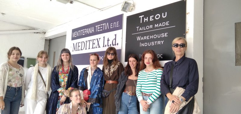 Students of  VOSONSPSO, ( the Czech Higher School of Fashion), at VTI of Volos Municipality, by  Erasmus + program. Once again, and after many years of collaboration, our School hosted for two weeks, 6 students and their teacher, V. Tasoulasova, from the 