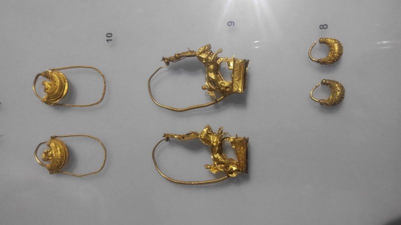 Looking forward for inspiration at Volos Archaeological Museum for Jewellry department 