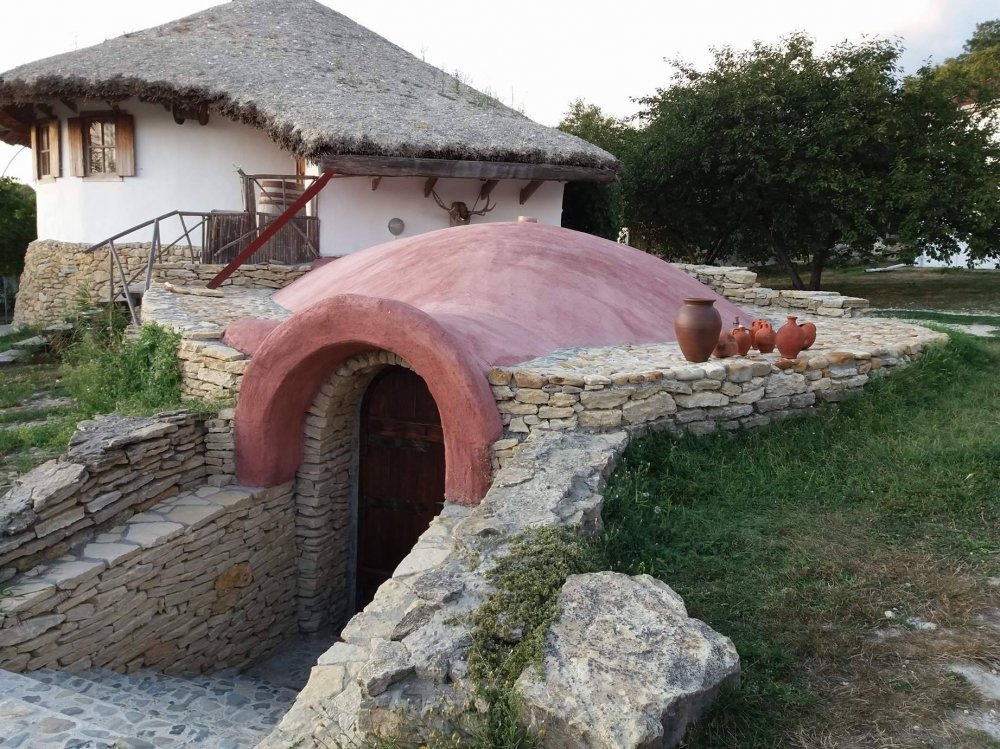 Η Σπουδάστρια της Ειδικότητας Κεραμικής, Ευτυχία Μώρου σε διεθνές Συμπόσιο Κεραμικής στη Ρωσία.