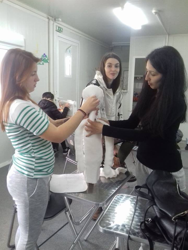 Συνεργασία της ειδικότητας Ενδύματος του ΙΙΕΚ Δήμου Βόλου με το Κέντρο Στήριξης Ρομά και Ευπαθών Ομάδων Αλιβερίου