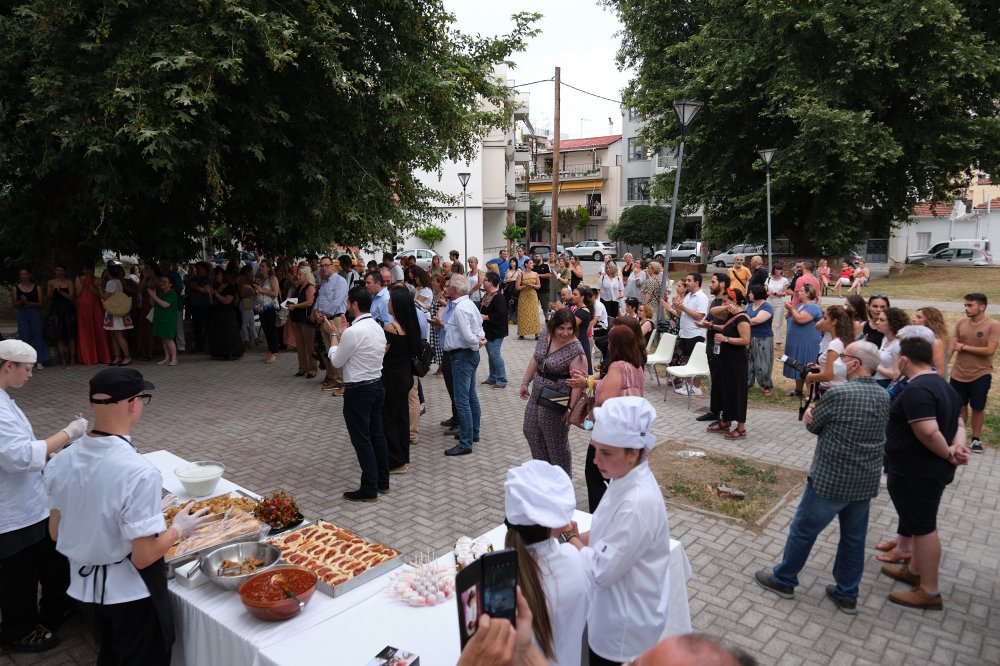 Σε κλίμα γιορτής και χαράς εγκαινιάστηκε την Πέμπτη 23 Ιουνίου 2022,  η ετήσια έκθεση σπουδαστικών εργασιών του ΙΙΕΚ της ΚΕΚΠΑ-ΔΙΕΚ του  Δήμου 