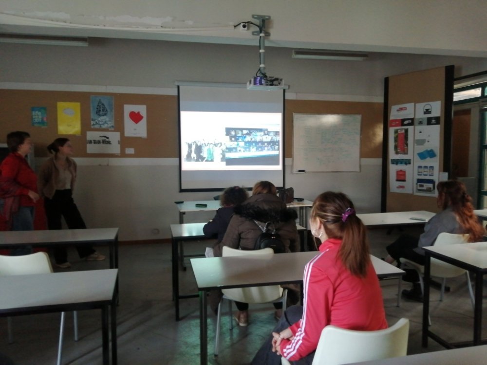 Students of Janis Rosentals art school in Latvia and their Professor, at IIEK of KEKPA - DIEK of Volos Municipality, with Erasmus+ project.