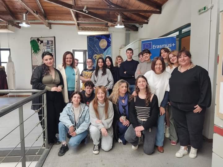 Students of 2 European Schools were trained for 2 weeks, at I.S.A.E.K. (I.I.E.K.) of Volos Municipality through Erasmus+ projects. 